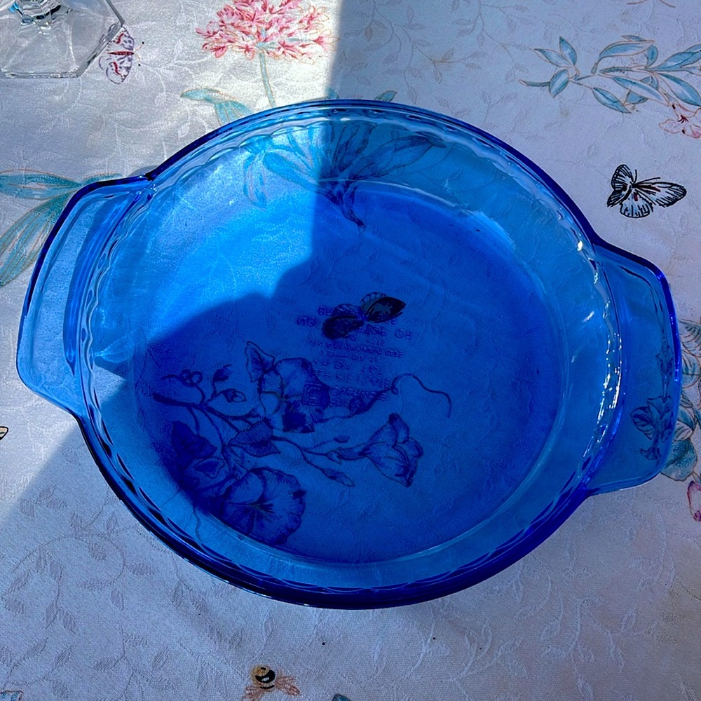 Anchor hocking 1075 Cobalt Blue Vintage Glass Pie Plate 9”